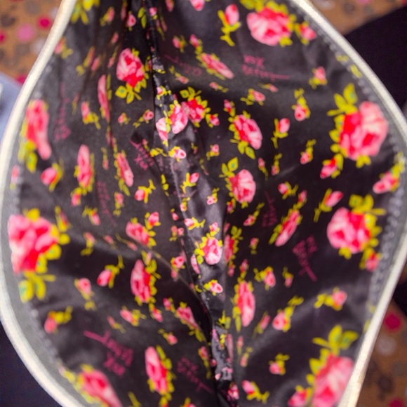 Betsey Johnson Champagne Gold Crossbody Bag - Picture 3 of 3